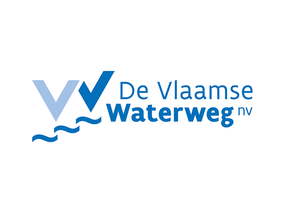 De Vlaamse Waterweg nv ruimt dwergkroos met innovatieve ‘waterbull’