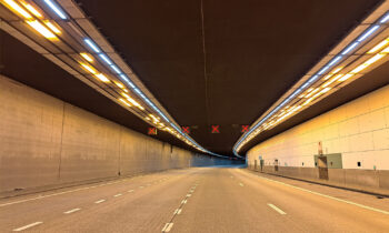 Craeybecktunnel,–de-radiokabel-loopt-in-het-midden-van-de-tunn